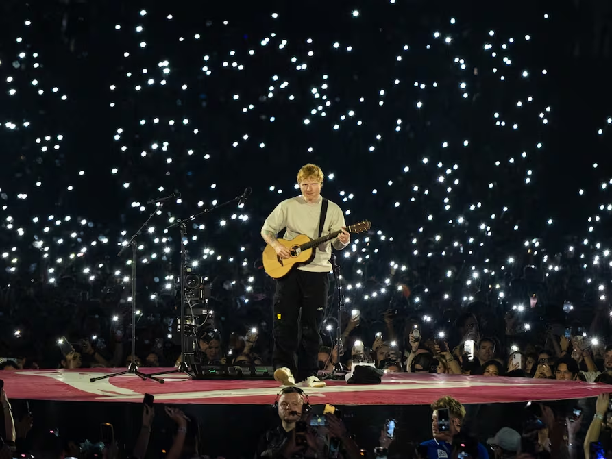 Ed Sheeran emocionó a Bogotá antes de su esperado concierto en Quito