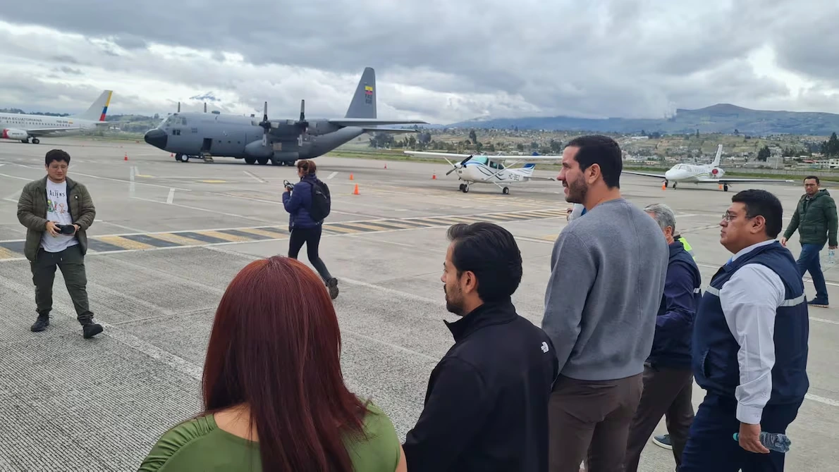 Ampliación de la vía Machachi-Alóag-Tambillo y reactivación del aeropuerto de Latacunga