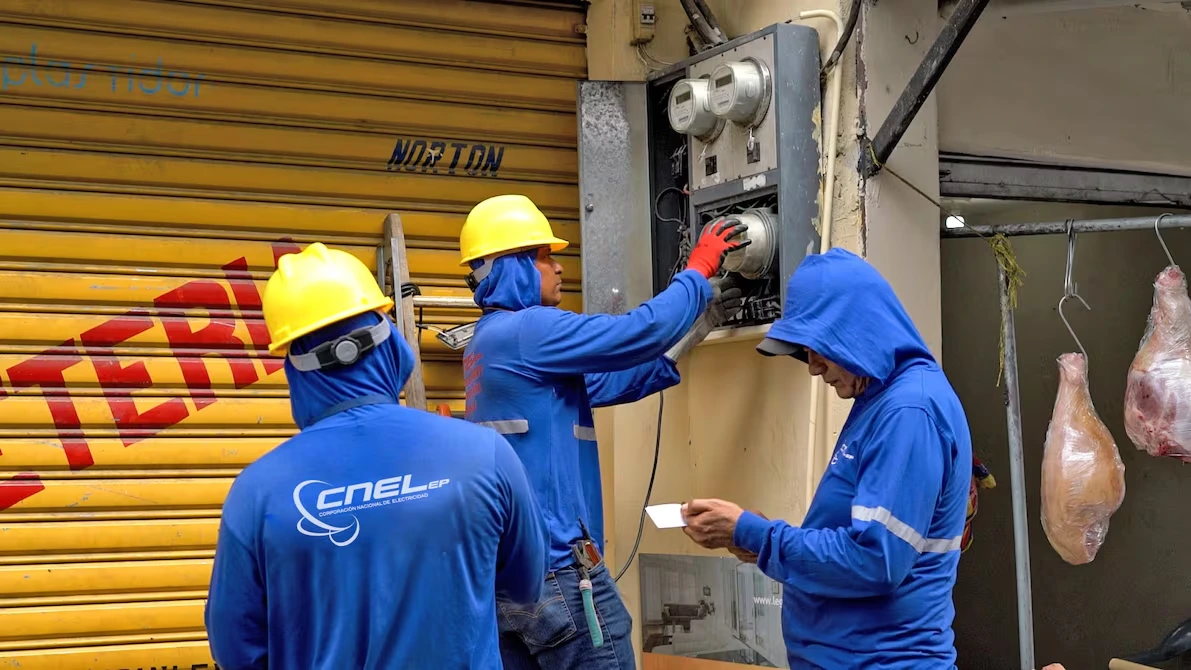 Compensación de consumos de hasta 180 kWh en Ecuador