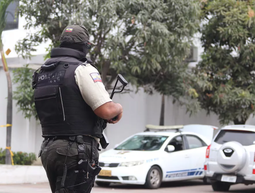 Menor resulta herido por explosión de artefacto en el sur de Guayaquil