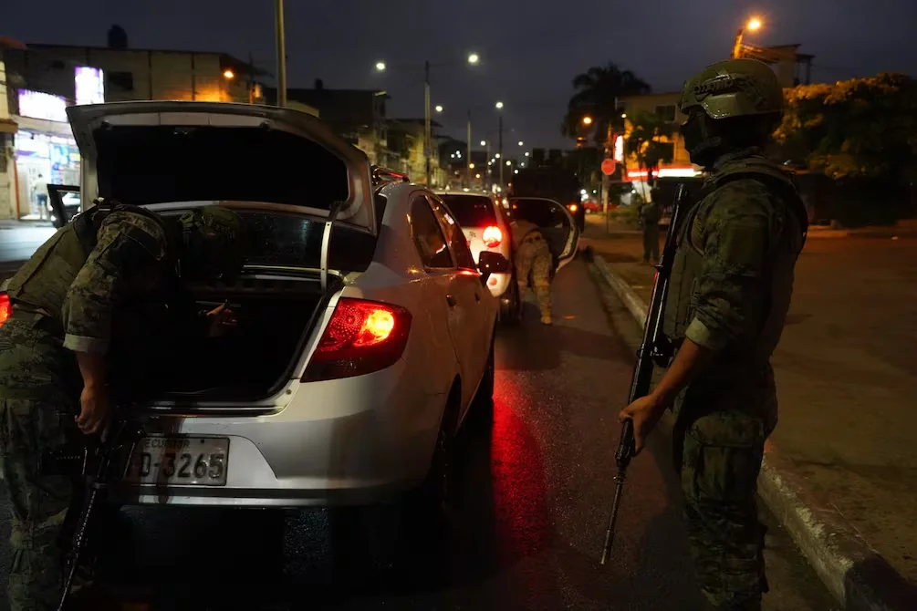 En Durán, militares ejecutan hasta 100 operativos diarios durante el toque de queda