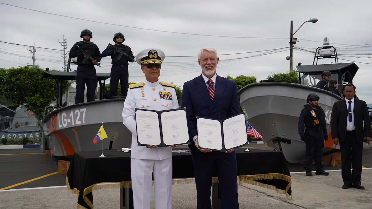 Ecuador refuerza su seguridad marítima con lanchas interceptoras de EE. UU.