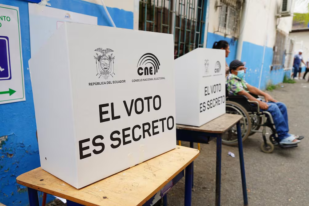 Nueve prefectos no podrán reelegirse en las elecciones seccionales de 2027 en Ecuador