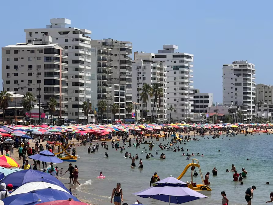 Feriado del Día del Trabajo 2026 impulsa crecimiento histórico del turismo en Ecuador