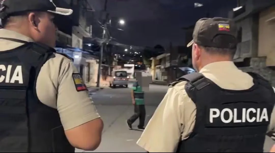 Alerta por vehículo con presunta carga explosiva en el Suburbio de Guayaquil genera fuerte operativo policial