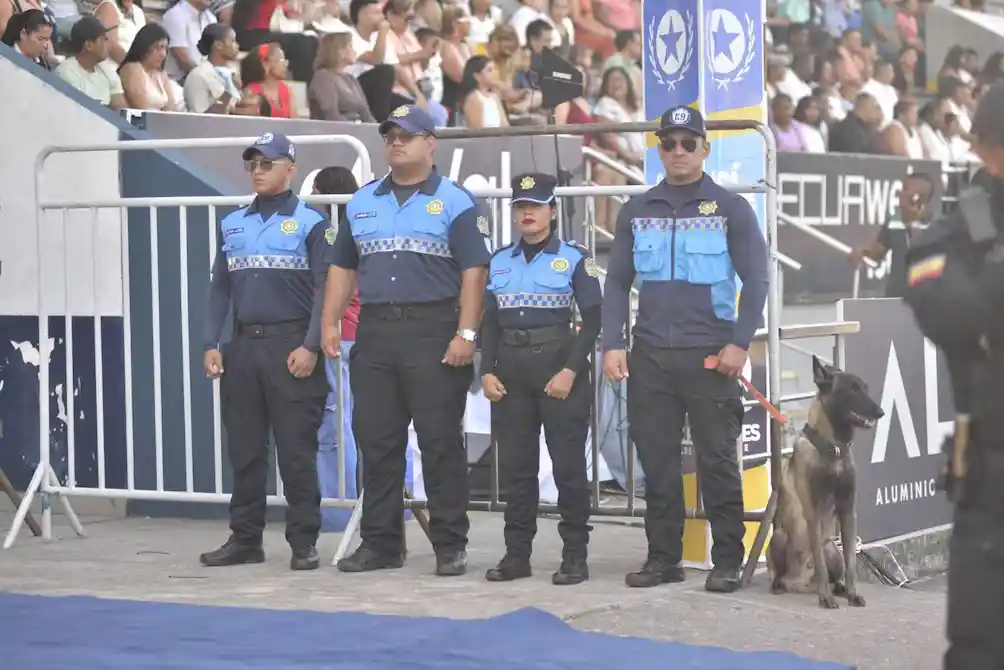 Guayaquil incorpora 695 nuevos agentes municipales para reforzar el control y la seguridad