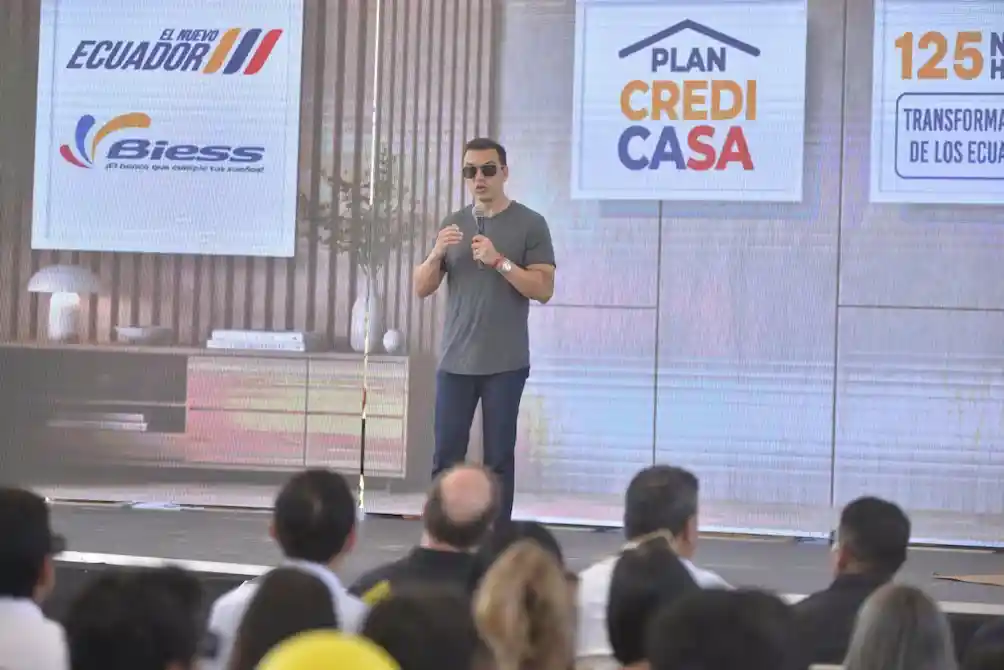 Índice de aprobación de Daniel Noboa en Ecuador según encuesta de Comunicaliza 2026