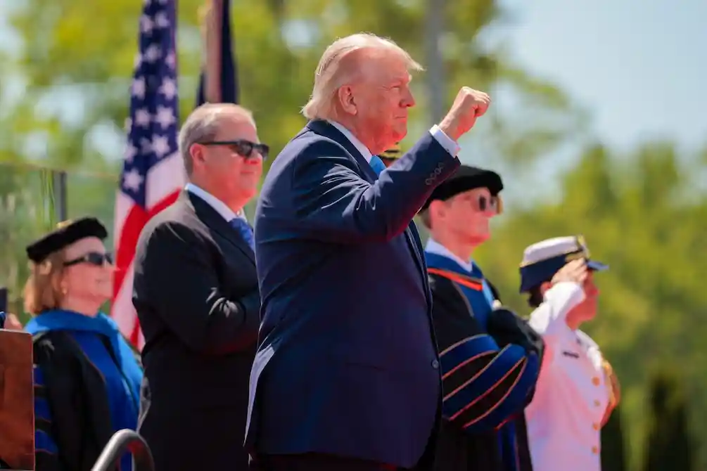 Donald Trump descarta una escalada en Cuba y afirma que la isla “se cae a pedazos”