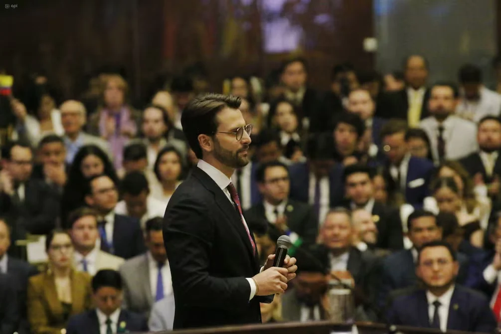 Niels Olsen renunció a la Presidencia de la Asamblea