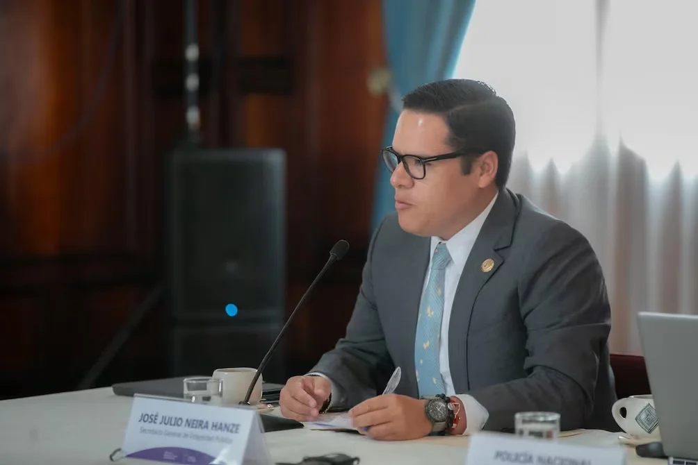 José Julio Neira asegura que ya fueron identificados los beneficiarios de los contratos de Progen