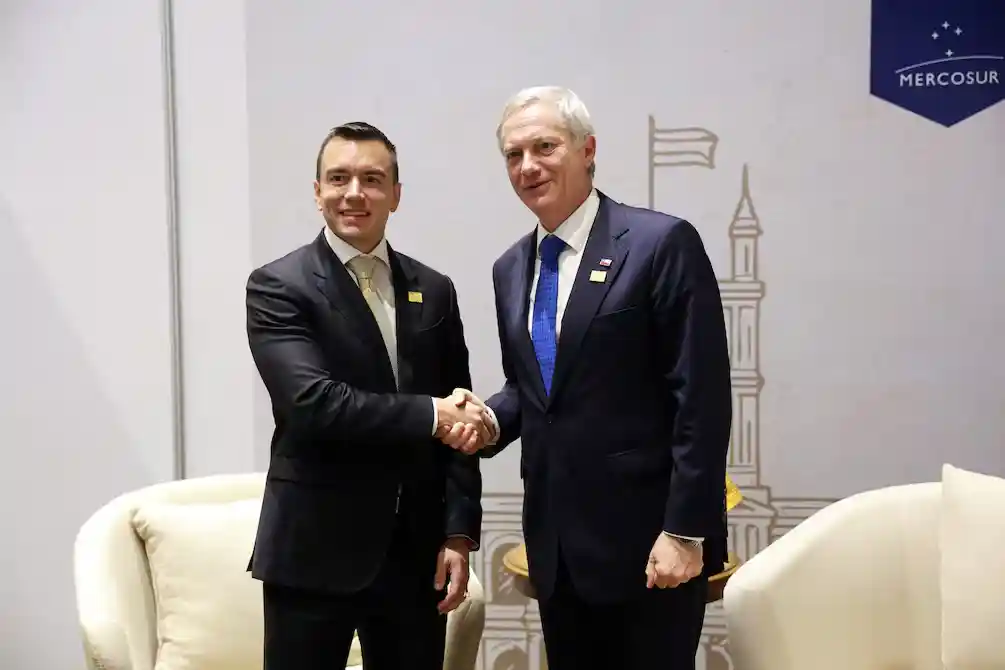 Daniel Noboa se reúne con los mandatarios de Chile y Bolivia en Paraguay
