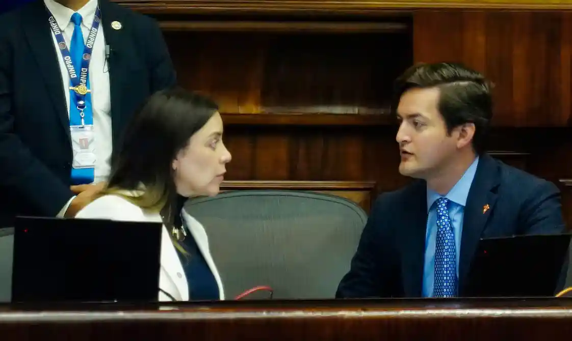 Mishel Mancheno y Esteban Torres liderarán la Asamblea Nacional tras la renuncia de Niels Olsen