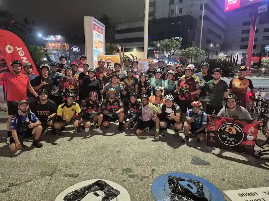 Ciclistas de Guayaquil recorrerán la península de Santa Elena en una travesía nocturna de 12 horas